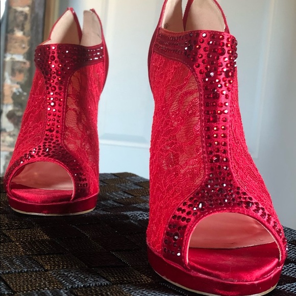 Dream Pairs Red Heels - Picture 3 of 9